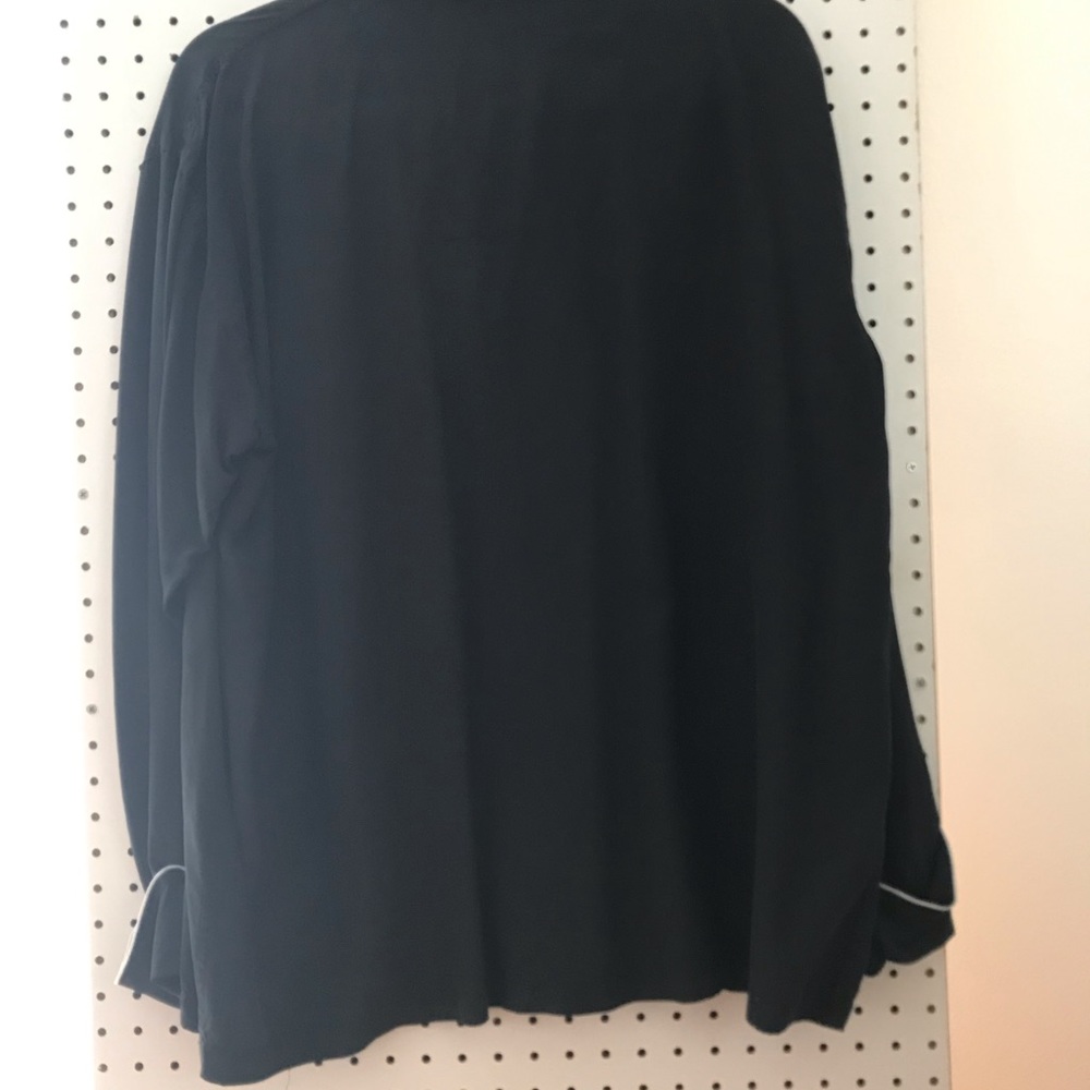 Vintage silk button up - Picture 7 of 9
